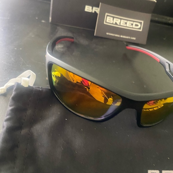 Breed Aquarius Polarized Sunglasses - Picture 7 of 9